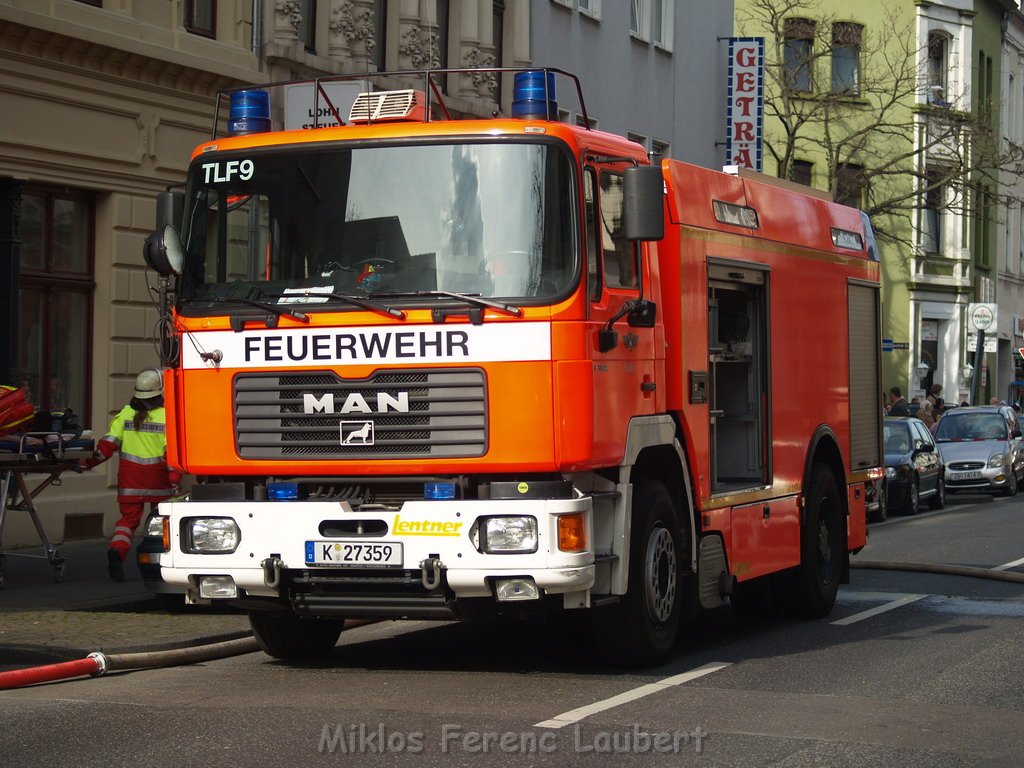 Dachgeschossbrand Koeln Muelheim Duennwalderstr  085.JPG